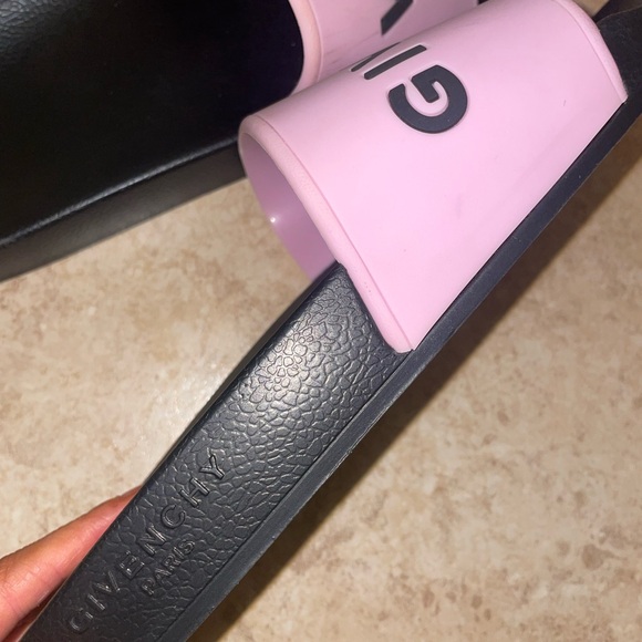 Givenchy Paris Pink Slides - Picture 5 of 5